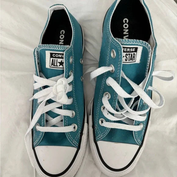 Converse Teal Low Top Canvas Sneakers with White Accents Womens 7.5 - Picture 1 of 2